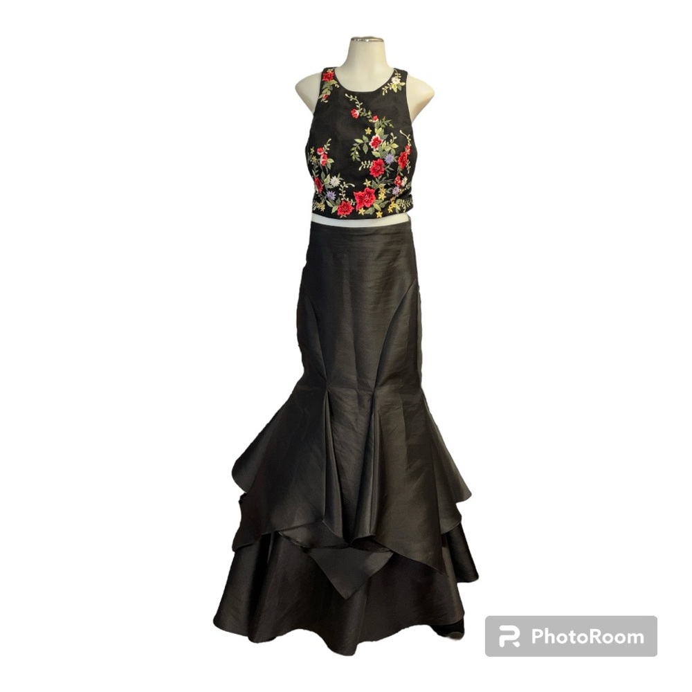 Black and Red 2 Piece‎ Halter Dress